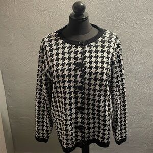 Classic Elements petite vintage cardigan houndstooth style.